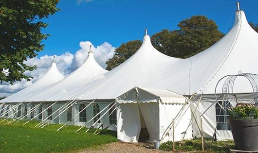 multiple portable restrooms for large-scale events, ensuring availability for all guests in New Albany, OH